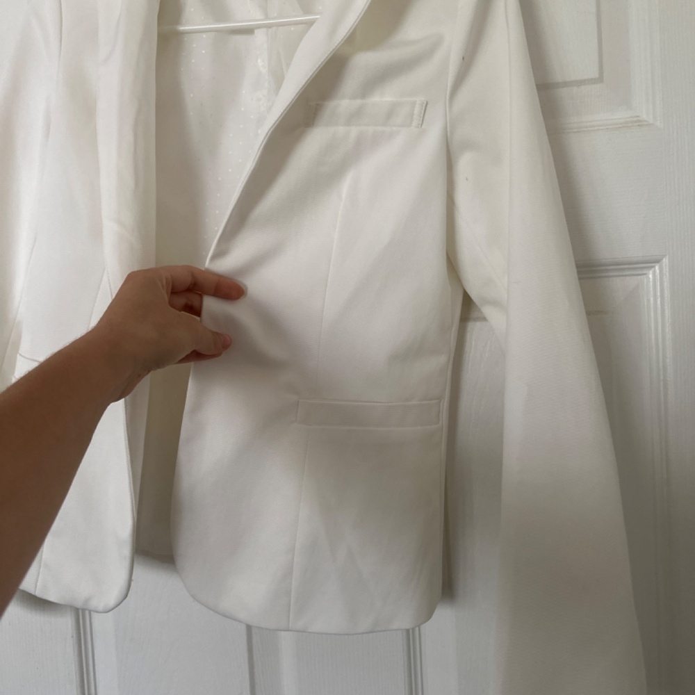 White jacket - Picture 2 of 4